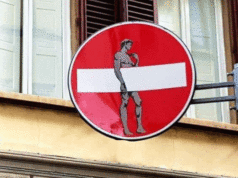 Nuovi cartelli stradali al posto di quelli “inventati” da Abraham Clet. E dopo?